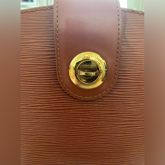 LV Epi Cluny shoulder bag - Picture 5 of 10